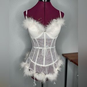 NWT Victoria’s Secret Sexy Little Things Lingerie Corset Women’s sz 34D white